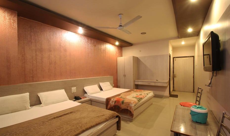Hotel Pakeeza Ajmer Buitenkant foto
