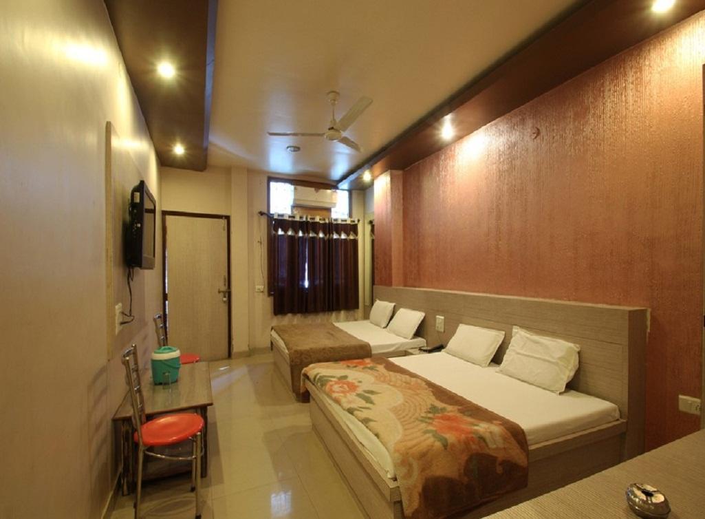 Hotel Pakeeza Ajmer Buitenkant foto