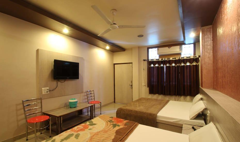 Hotel Pakeeza Ajmer Buitenkant foto