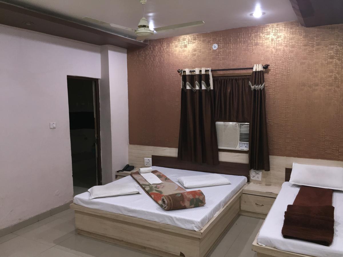 Hotel Pakeeza Ajmer Buitenkant foto