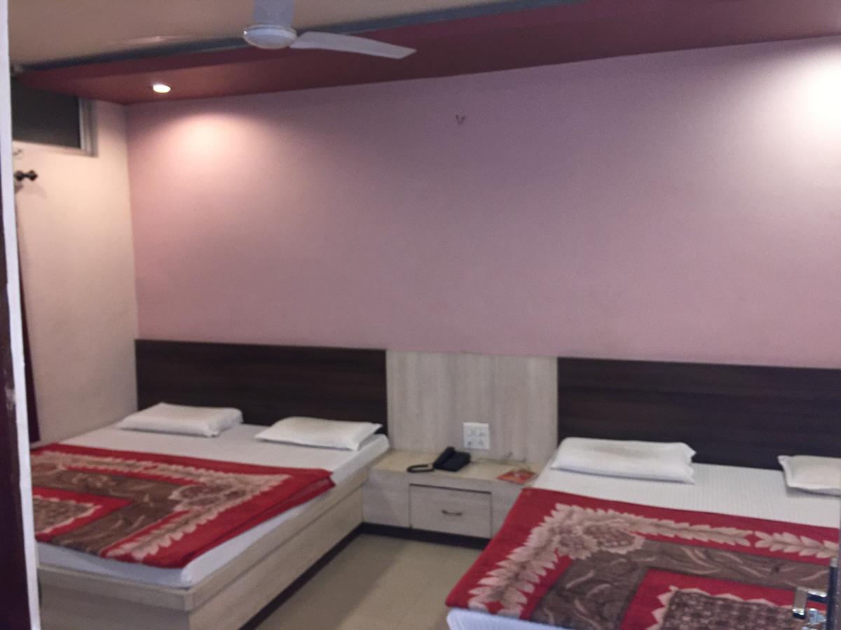 Hotel Pakeeza Ajmer Buitenkant foto