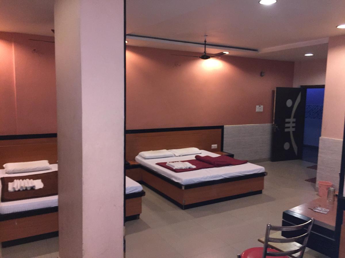 Hotel Pakeeza Ajmer Buitenkant foto